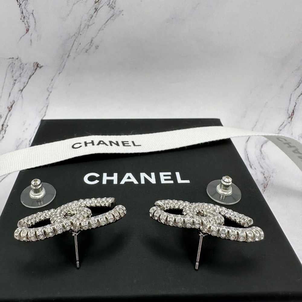 ❌❌ SOLD Chanel 2023 Big Interlocking CC Logo Crystal Stud Statement New Earrings - Picture 11 of 12
